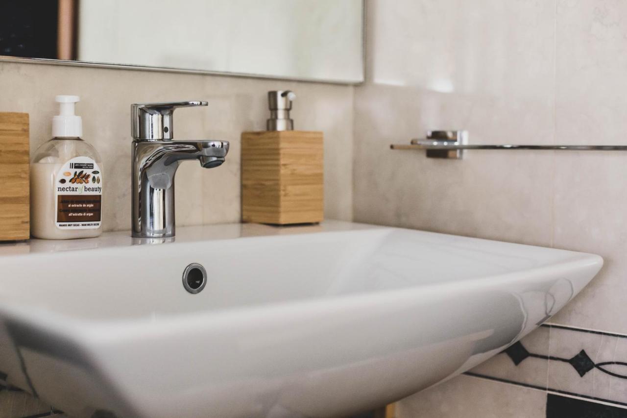 Via Nonantola- Twobedrooms Apartment Roma Ngoại thất bức ảnh